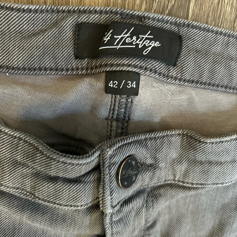 34 Heritage Men's Charcoal Relaxed Jeans 42 x 34